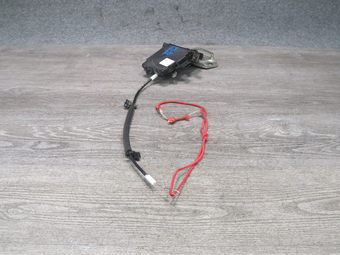 2017-2020 Maserati Levante M161 Rear Trunk Lid Lock Latch Actuator 670039576