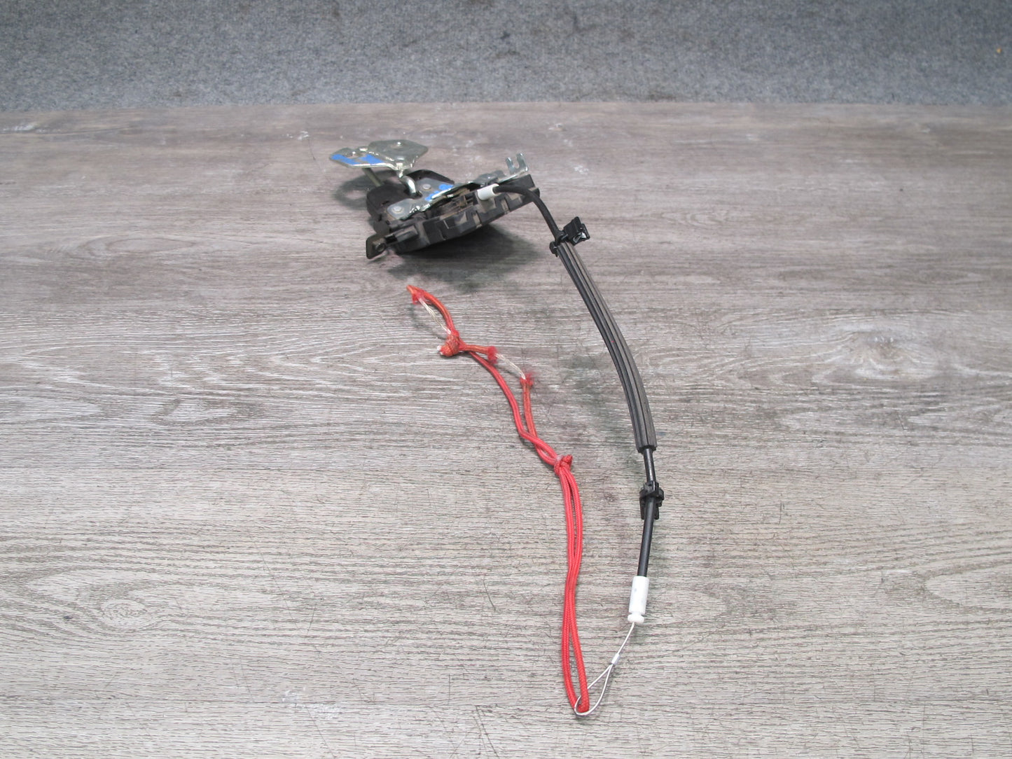 2017-2020 Maserati Levante M161 Rear Trunk Lid Lock Latch Actuator 670039576
