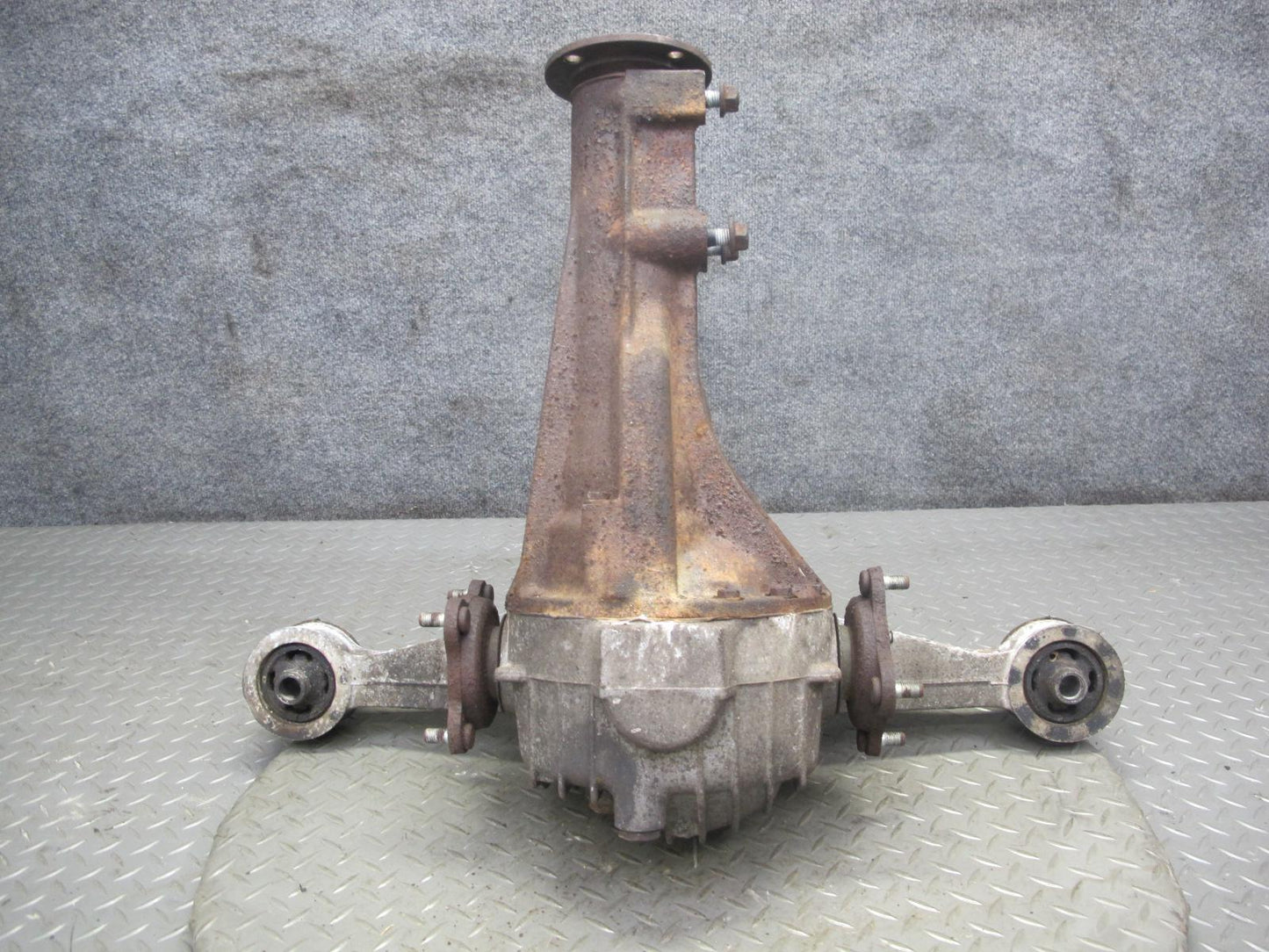 1988 Mazda RX7 Convert M/T 5-SPEED NA Open Rear Differential Carrier 4.10 R OEM