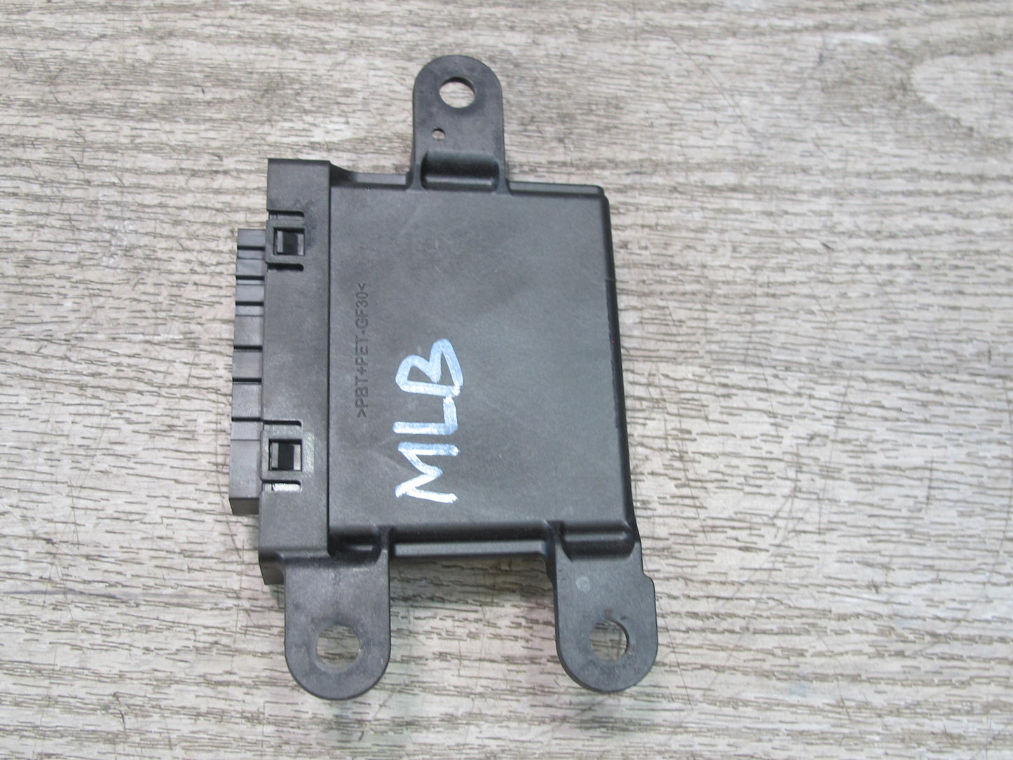 2017-2020 Maserati Levante M161 Parking Assist Control Module 670032406