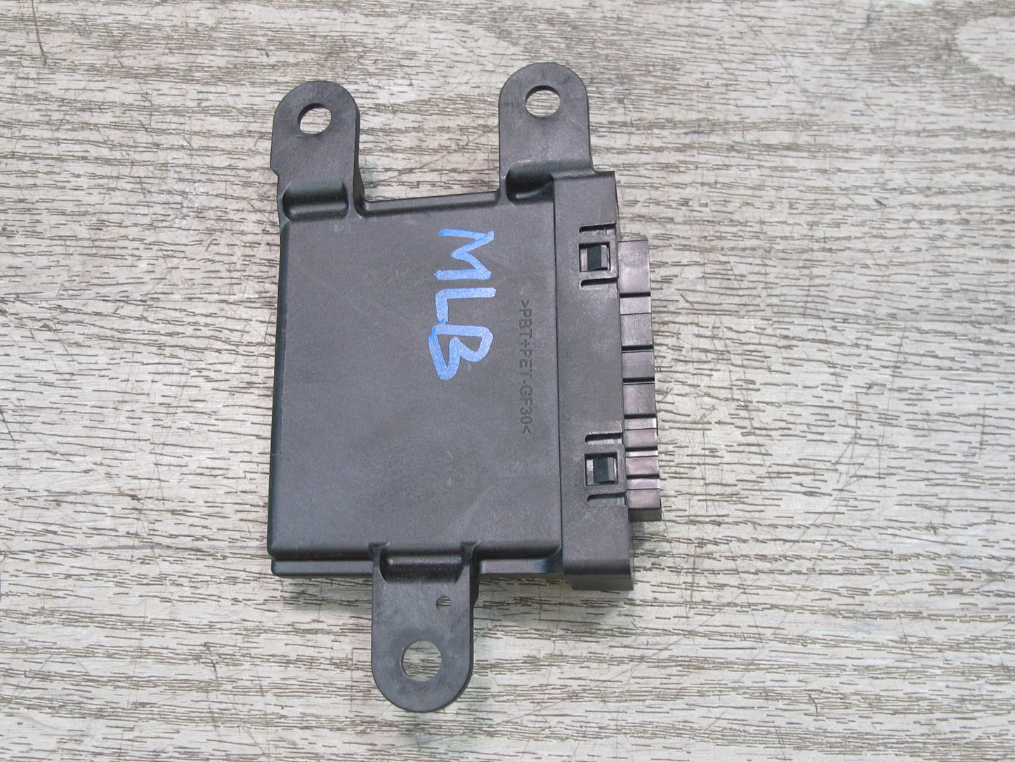 2017-2020 Maserati Levante M161 Parking Assist Control Module 670032406