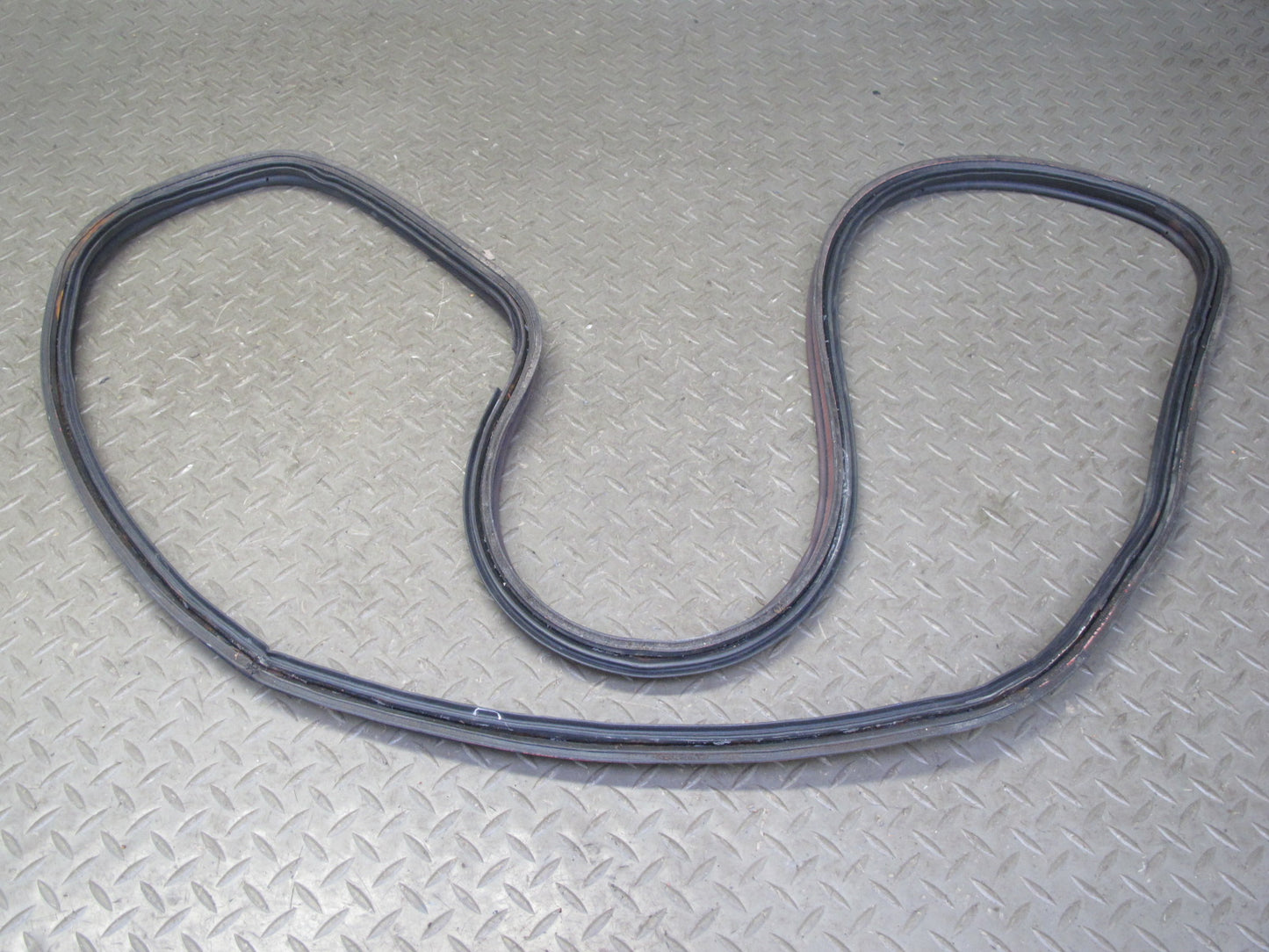88-91 Mazda RX7 FC3S Convertible Rear Trunk Lid Weatherstrip Rubber Seal OEM