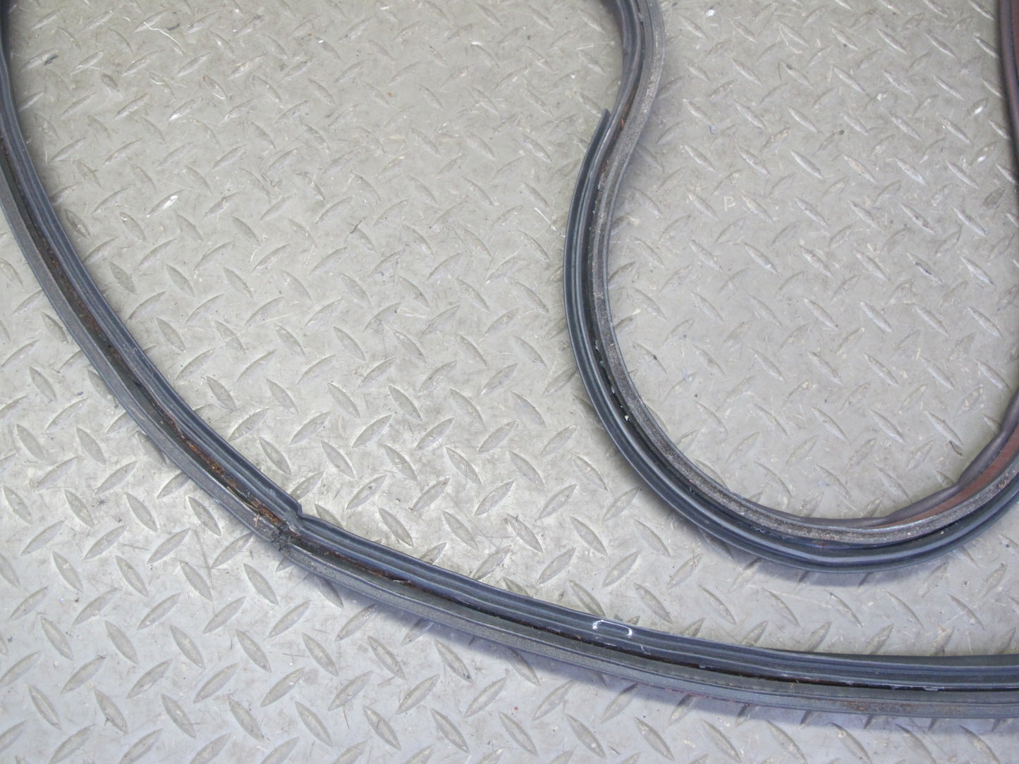 88-91 Mazda RX7 FC3S Convertible Rear Trunk Lid Weatherstrip Rubber Seal OEM
