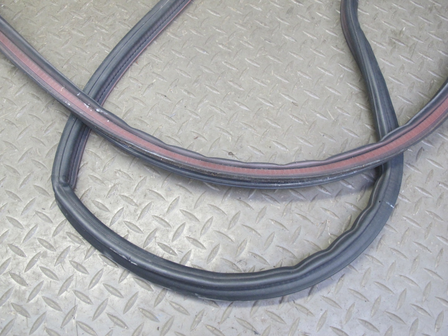 88-91 Mazda RX7 FC3S Convertible Rear Trunk Lid Weatherstrip Rubber Seal OEM
