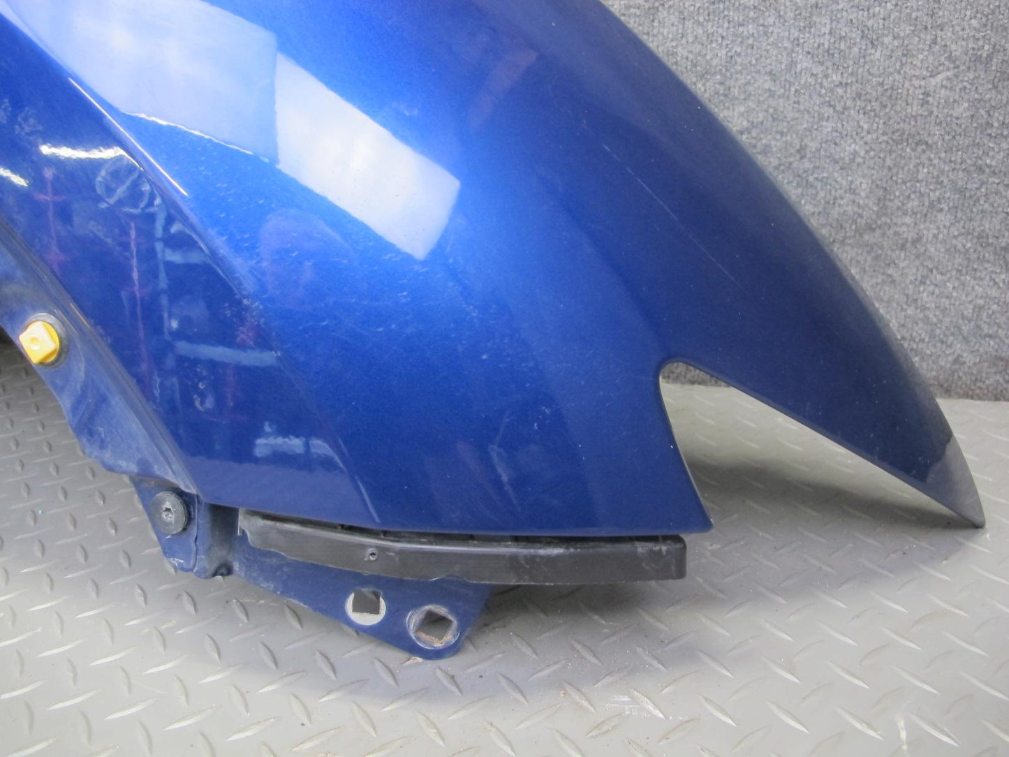2017-2020 Maserati Levante M161 Front Right Side Fender Shell Cover Panel Blue