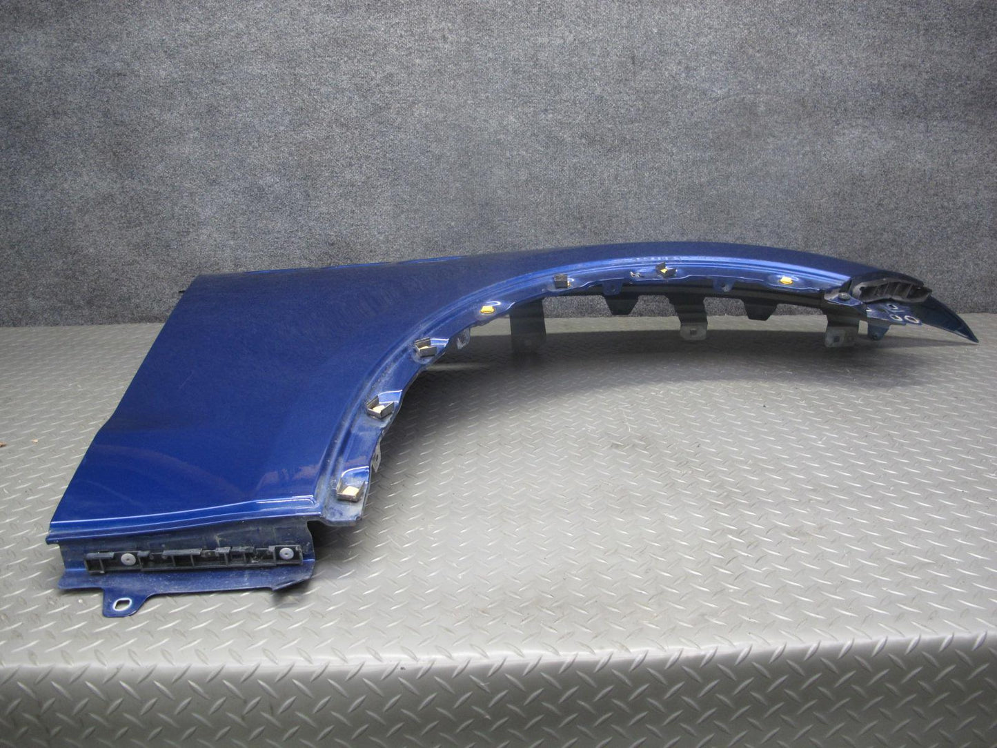 2017-2020 Maserati Levante M161 Front Right Side Fender Shell Cover Panel Blue