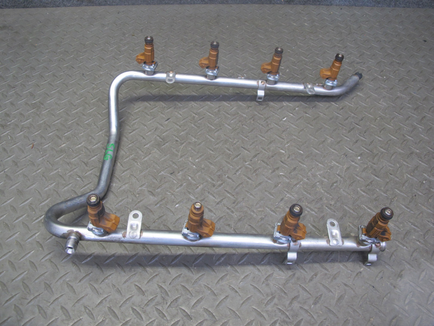 03-06 Mercedes R230 SL500 M113 Engine Fuel Rail w Injector Set 1130700595 OEM