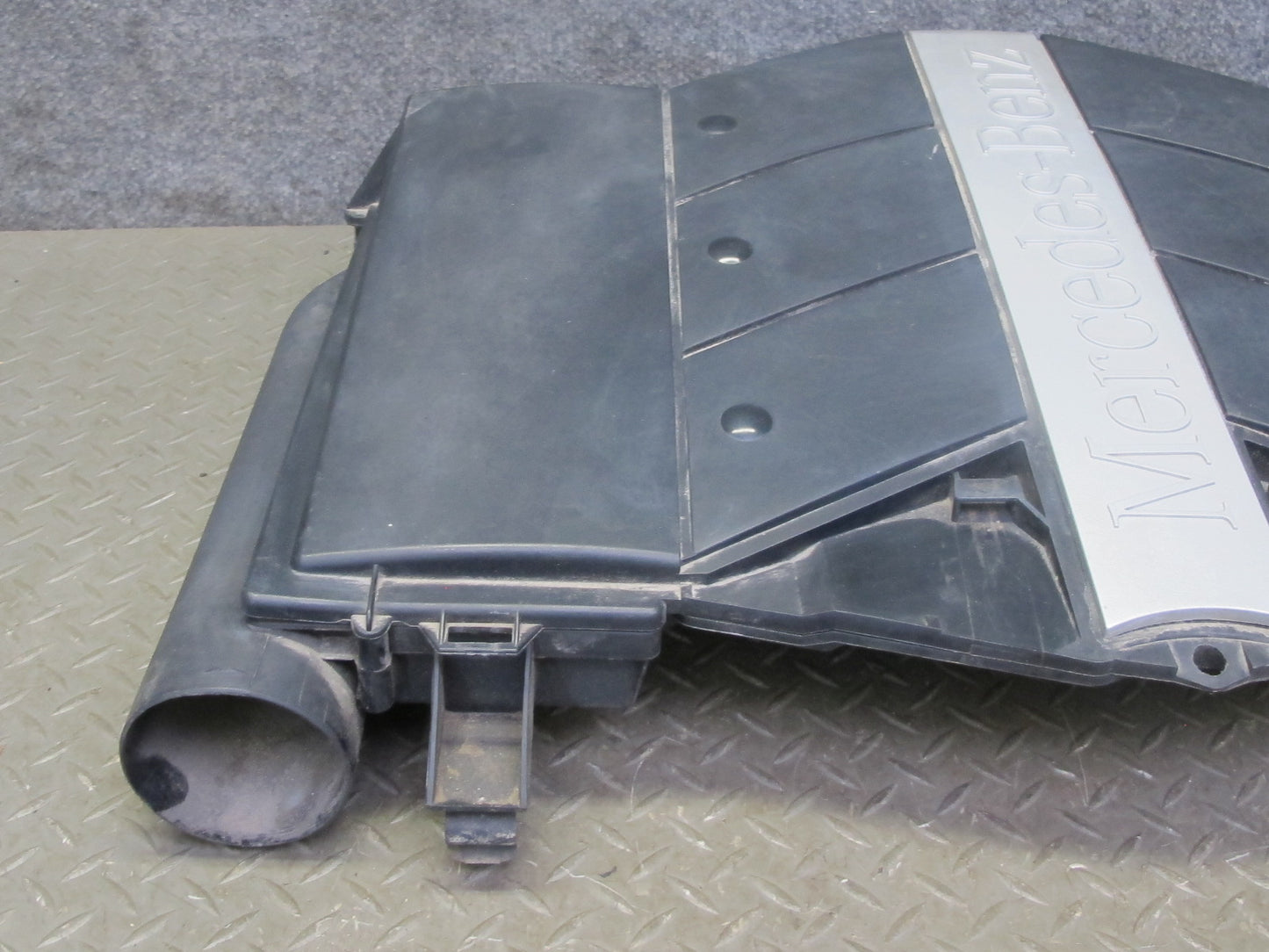 03-06 Mercedes R230 SL500 M113 Air Intake Cleaner Filter Box w Trim Cover OEM
