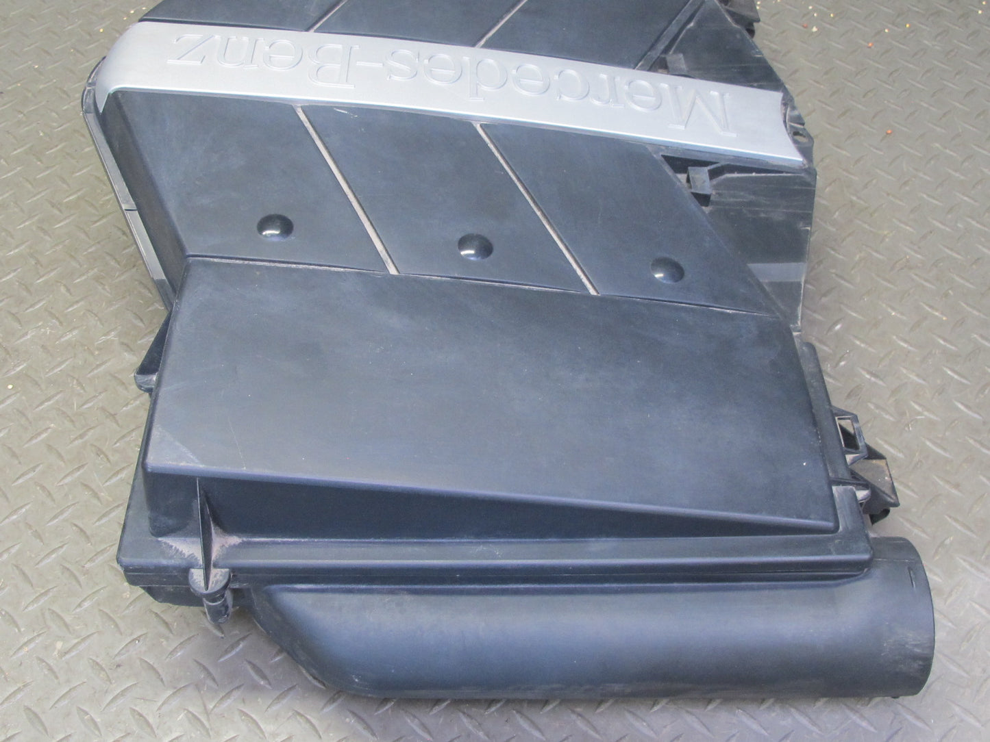 03-06 Mercedes R230 SL500 M113 Air Intake Cleaner Filter Box w Trim Cover OEM