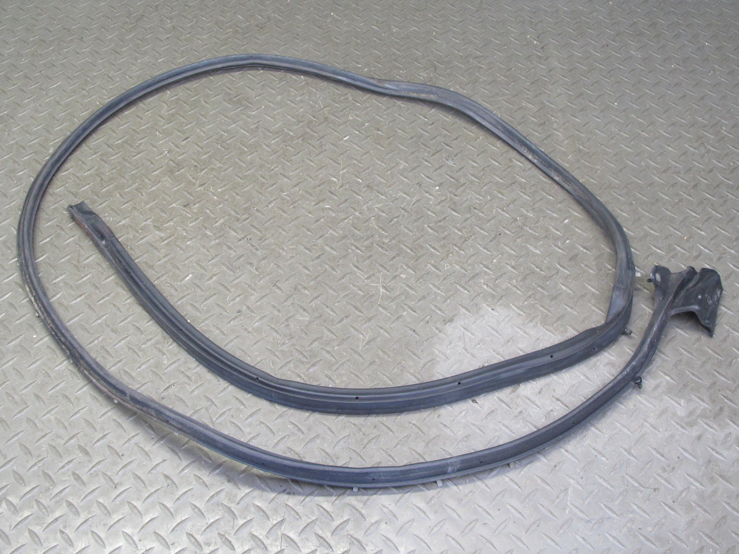88-91 Mazda RX7 FC3S Convertible Left Door Lower Weatherstrip Rubber Seal OEM