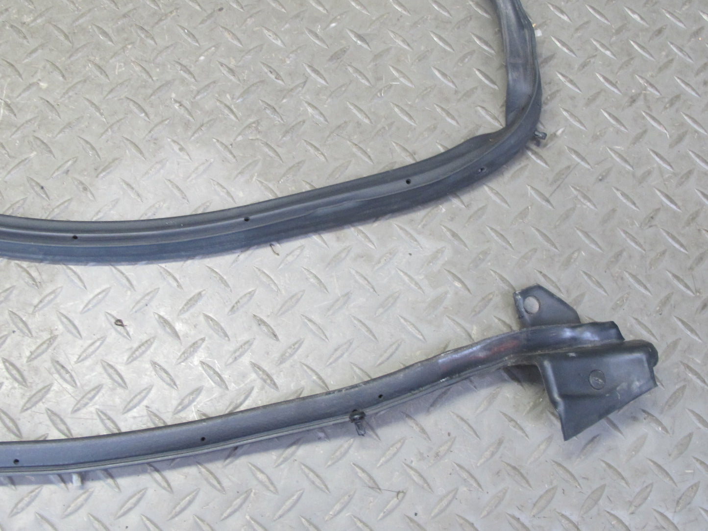 88-91 Mazda RX7 FC3S Convertible Left Door Lower Weatherstrip Rubber Seal OEM