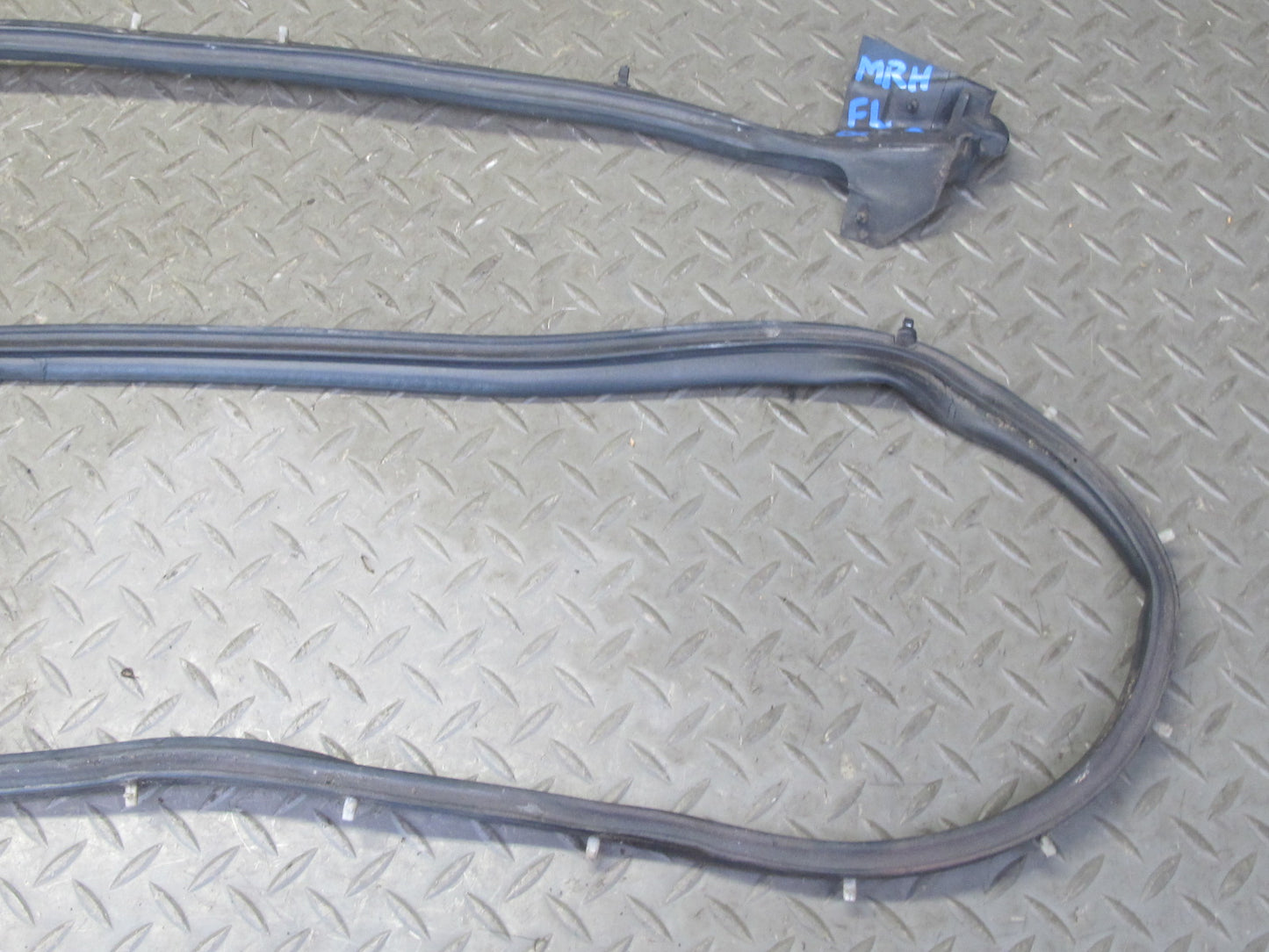 88-91 Mazda RX7 FC3S Convertible Left Door Lower Weatherstrip Rubber Seal OEM