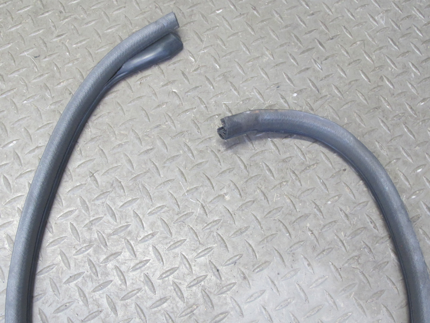 88-91 Mazda RX7 FC3S Convertible Right Door Weatherstrip Rubber Seal Set OEM