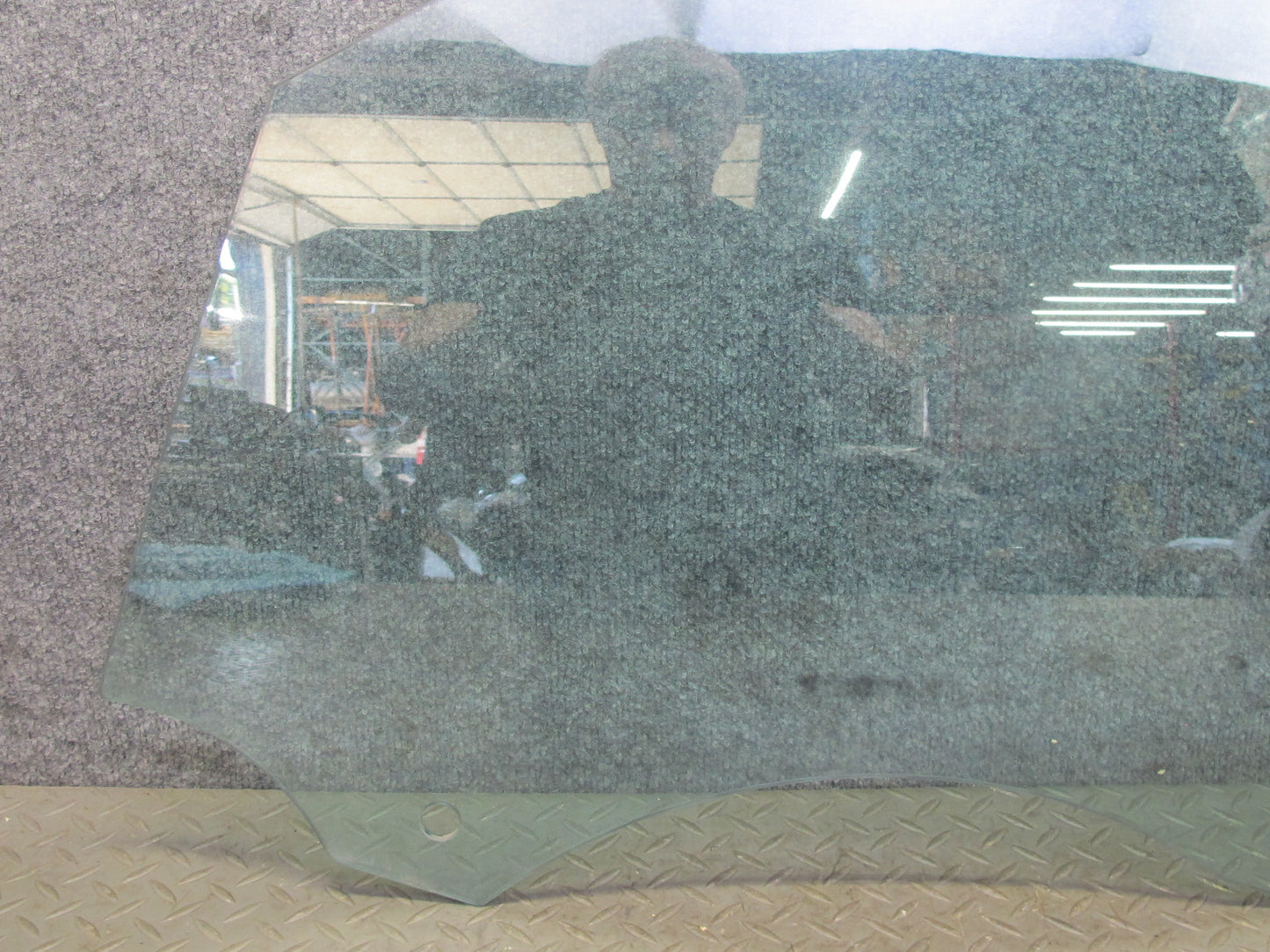 2015-2025 Porsche Macan Front Left Door Glass Window