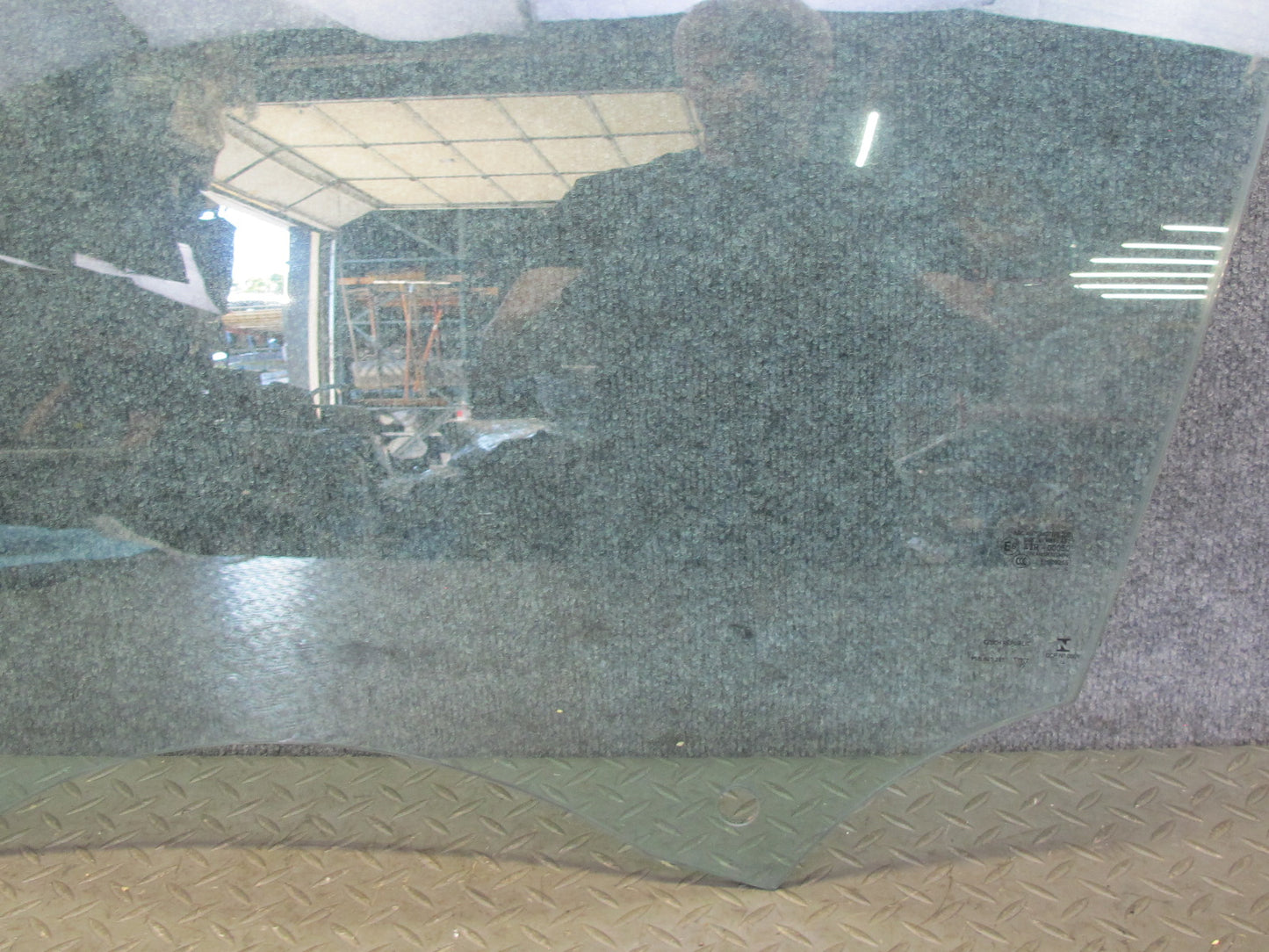 2015-2025 Porsche Macan Front Left Door Glass Window