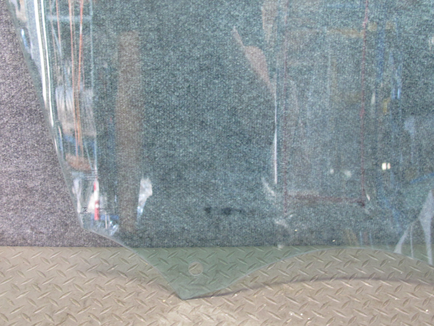 2015-2025 Porsche Macan Front Left Door Glass Window