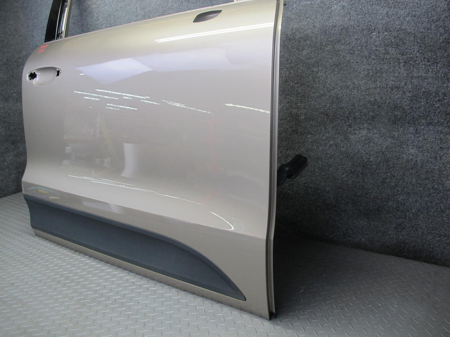 2015-2018 Porsche Macan Front Right Door Shell Panel