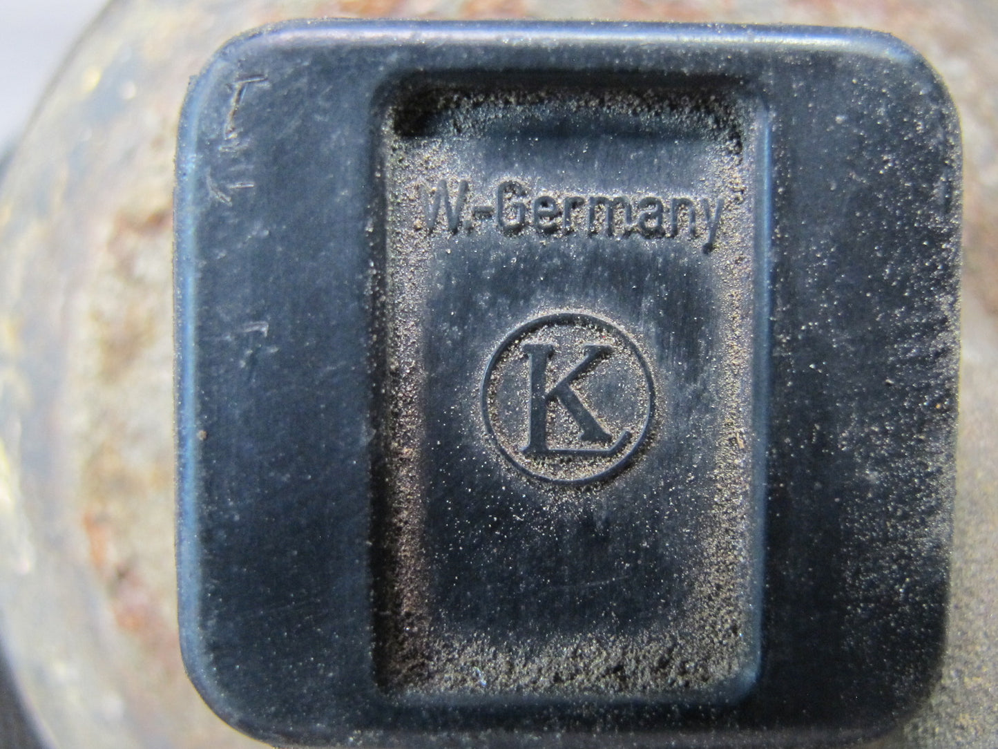 1984-1986 Porsche 928 S Fuel Pump Sending Unit
