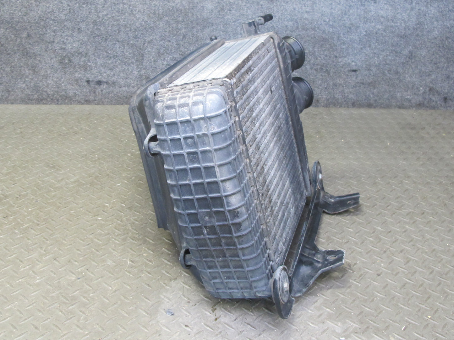 2017-2020 Maserati Levante M161 Front Right Side Radiator Air Intercooler