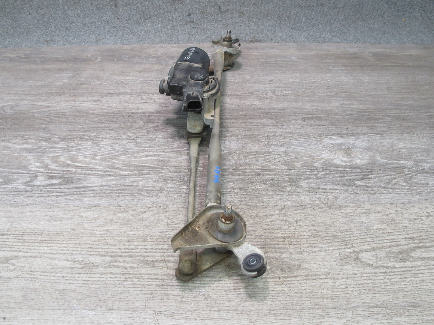 04-11 Mazda RX8 Front Windshield Wiper Linkage w Motor OEM