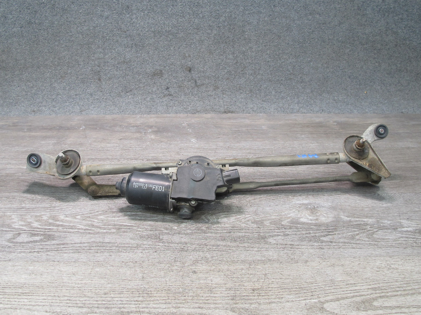 04-11 Mazda RX8 Front Windshield Wiper Linkage w Motor OEM
