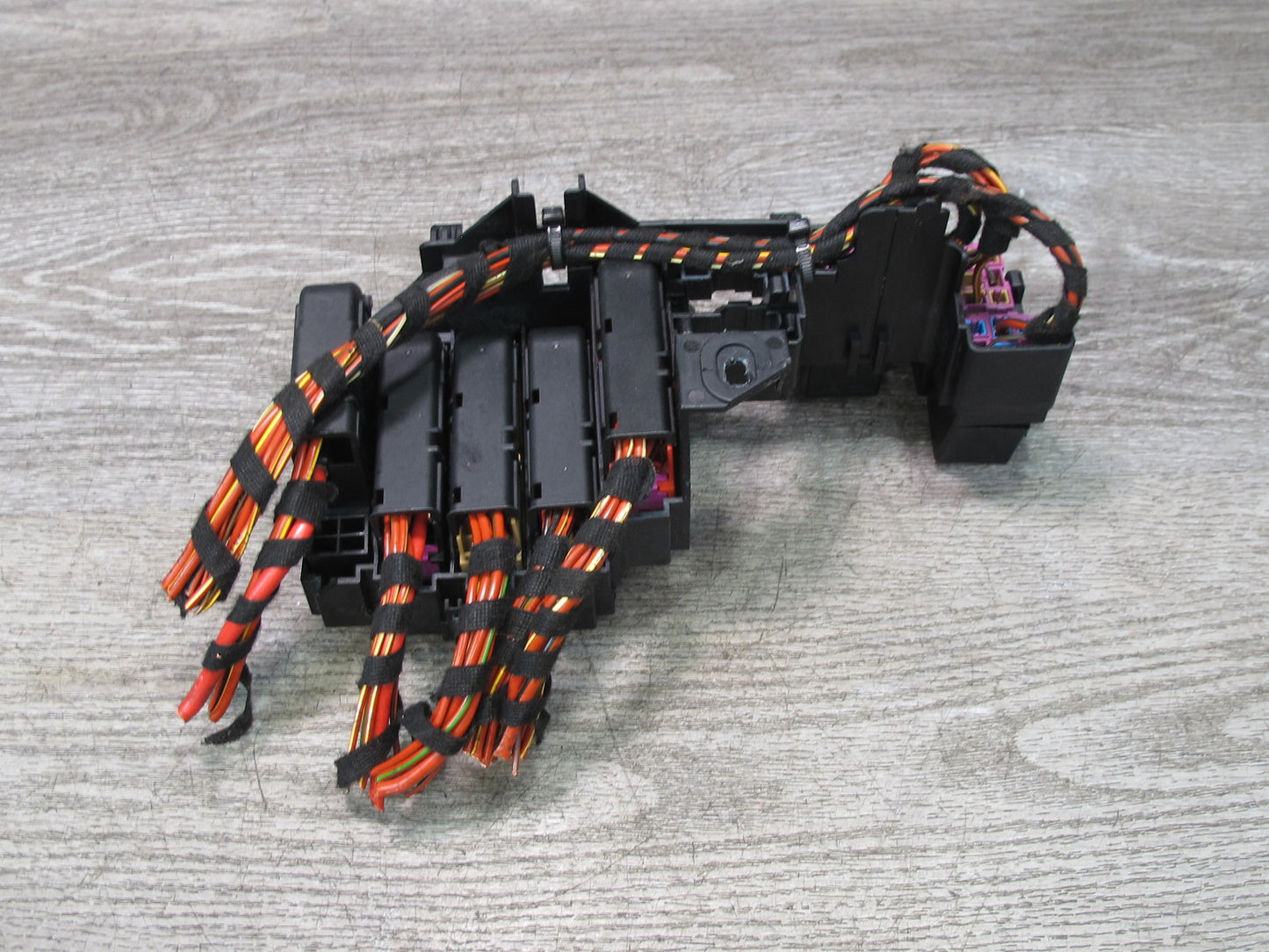 2015-2018 Porsche Macan Power Distribution Fuse Relay Box