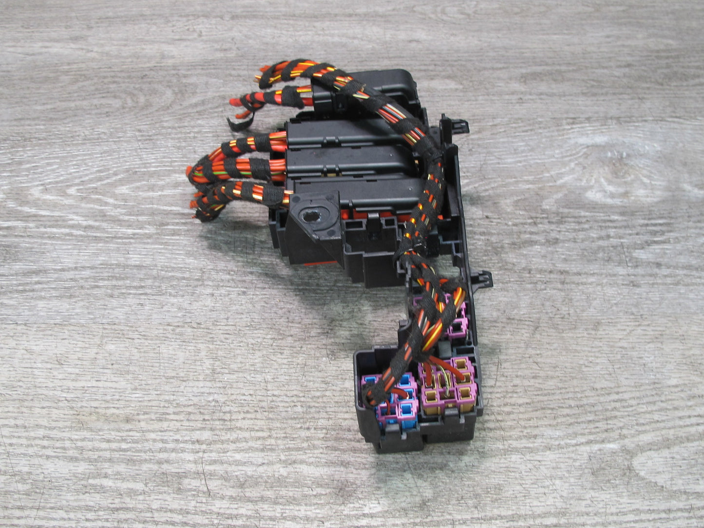 2015-2018 Porsche Macan Power Distribution Fuse Relay Box