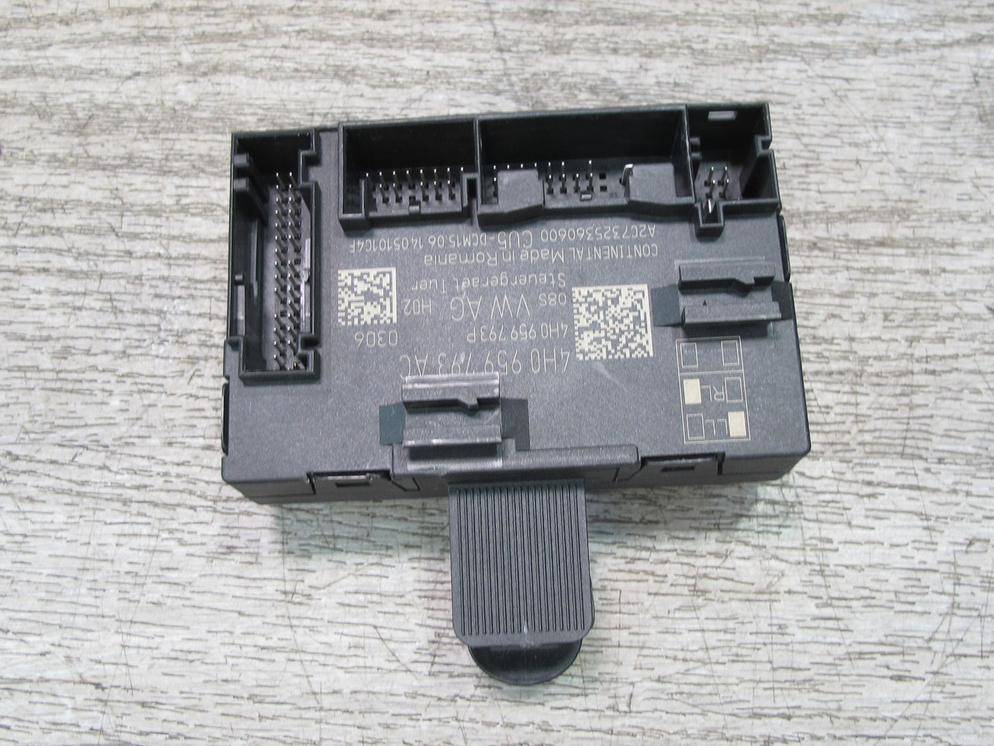 2015-2018 Porsche Macan Front Left Door Control Module 4H0959793AC