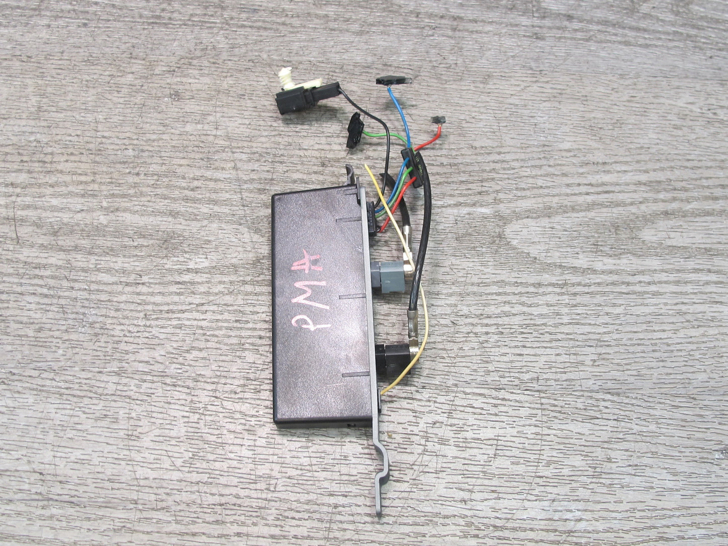 2015-2018 Porsche Macan Antenna Booster Amplifier Module 95B035225A