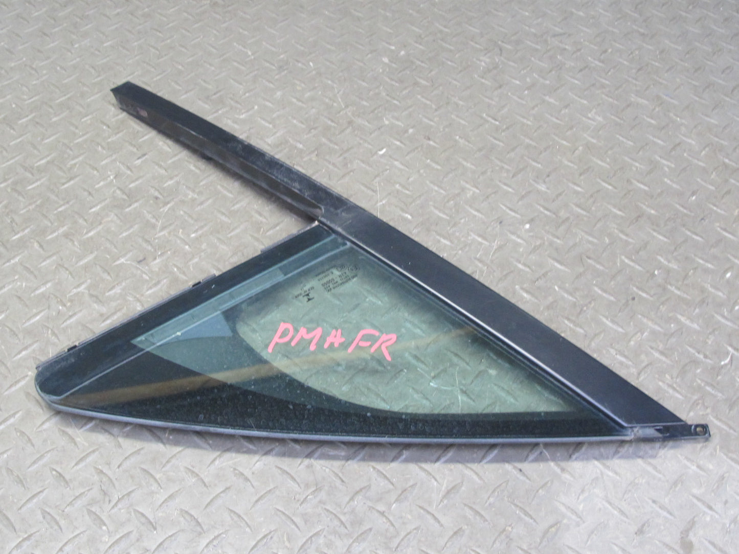 2015-2018 Porsche Macan Front Right Door Fixed Glass Window