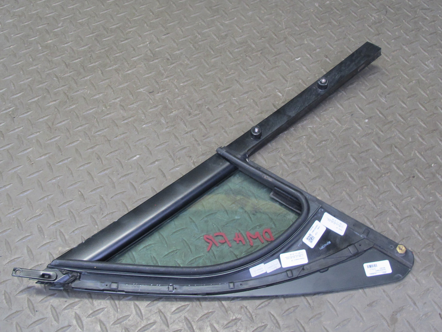 2015-2018 Porsche Macan Front Right Door Fixed Glass Window