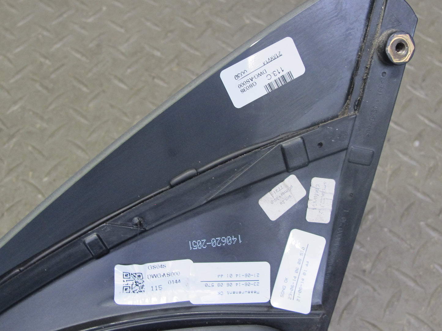 2015-2018 Porsche Macan Front Left Door Fixed Glass Window