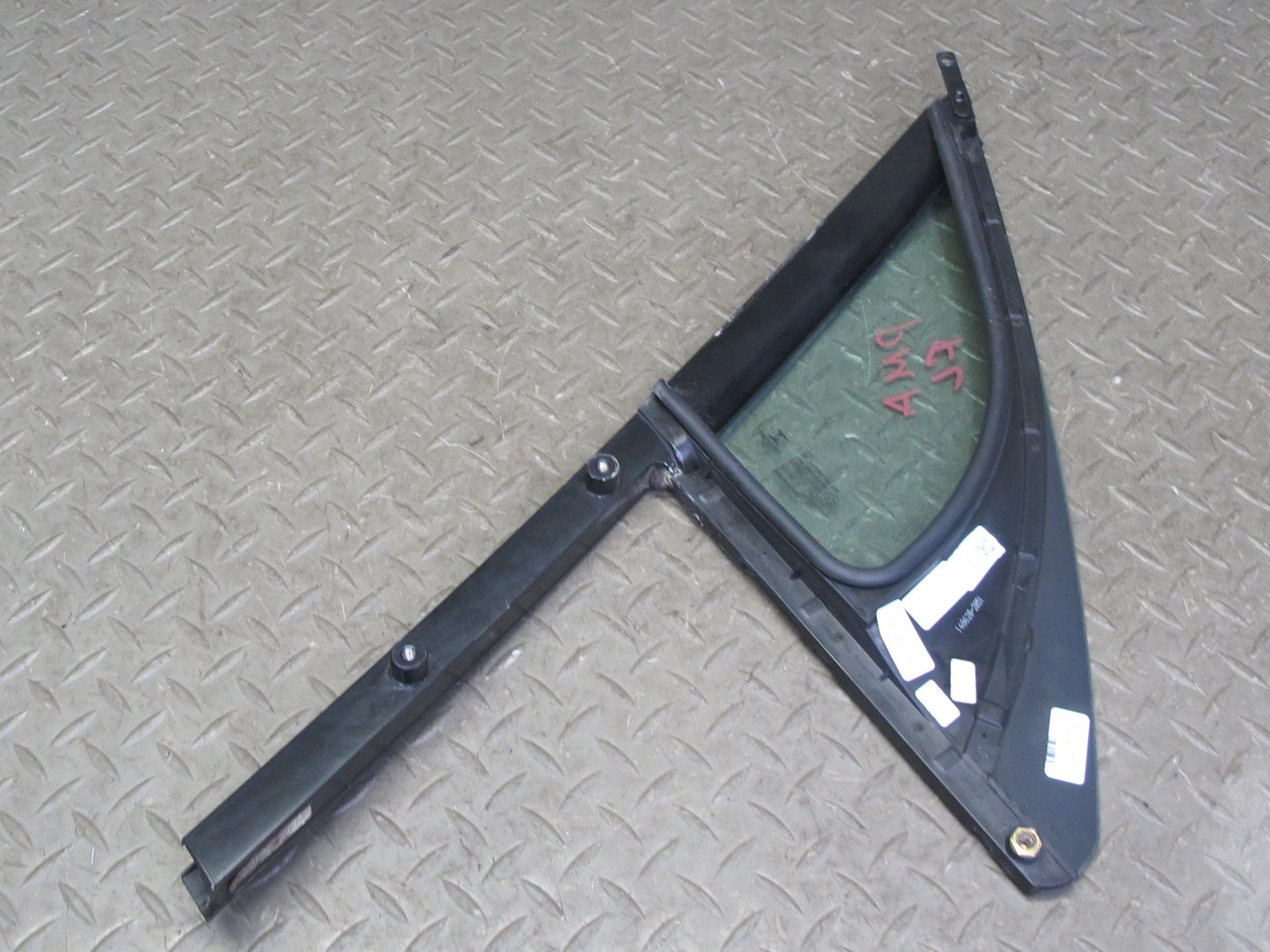 2015-2018 Porsche Macan Front Left Door Fixed Glass Window