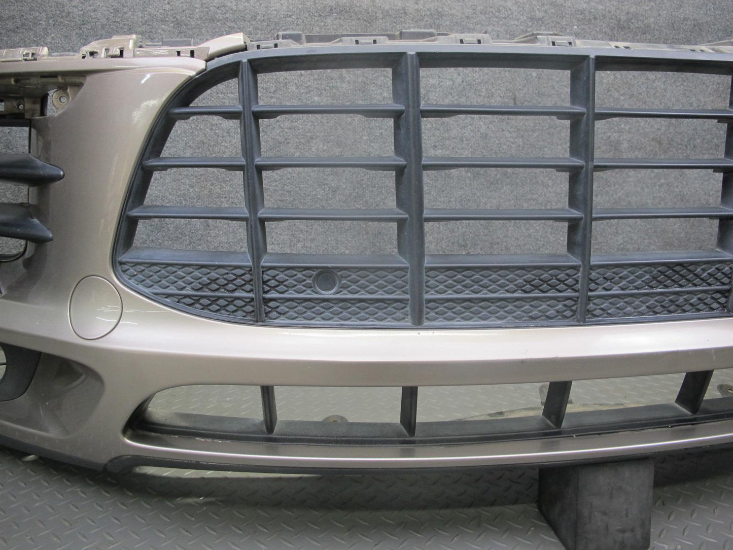 2015-2018 Porsche Macan Front Bumper Cover w PDC Sensors Palladium