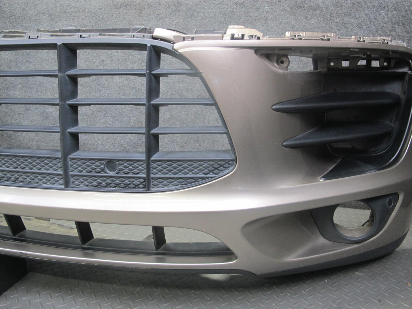 2015-2018 Porsche Macan Front Bumper Cover w PDC Sensors Palladium