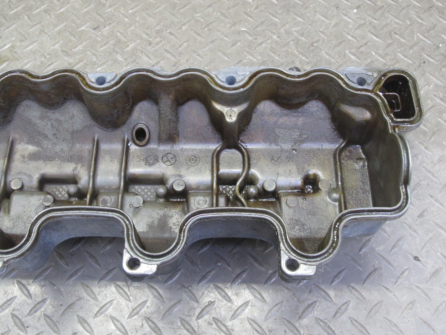 03-06 Mercedes R230 SL500 M113 Engine Right Side Cylinder Head Valve Cover OEM