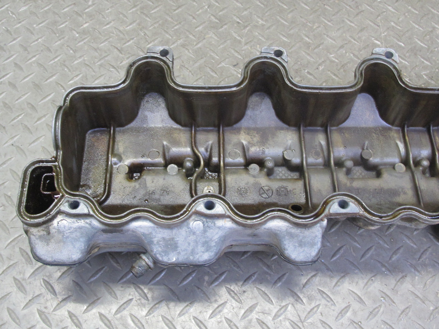 03-06 Mercedes R230 SL500 M113 Engine Right Side Cylinder Head Valve Cover OEM