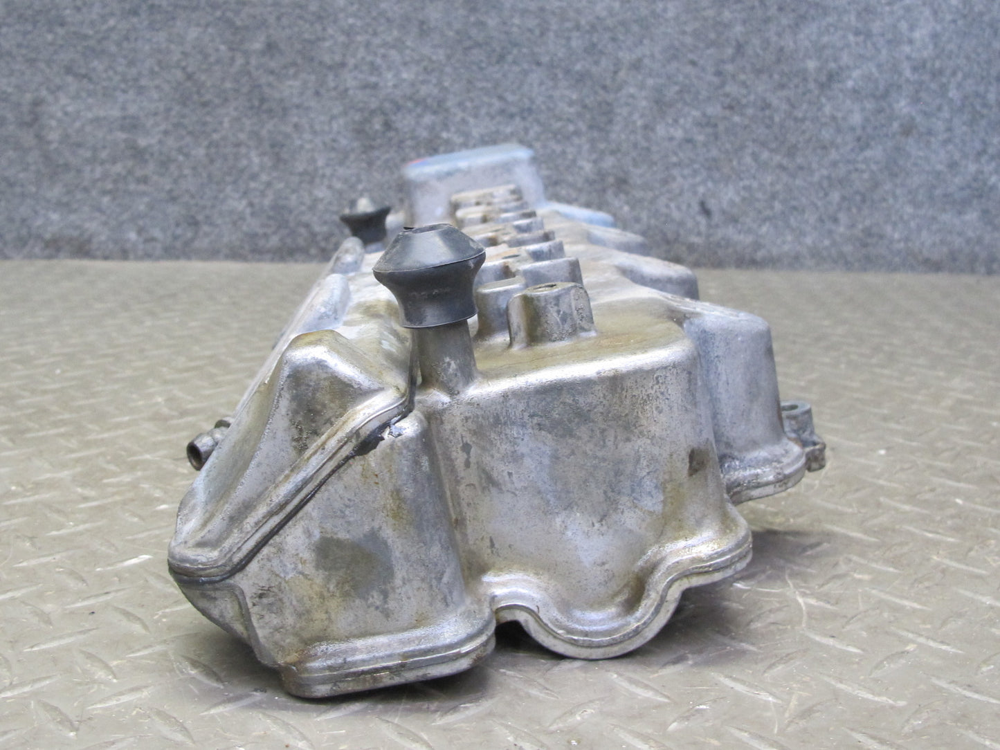 03-06 Mercedes R230 SL500 M113 Engine Right Side Cylinder Head Valve Cover OEM