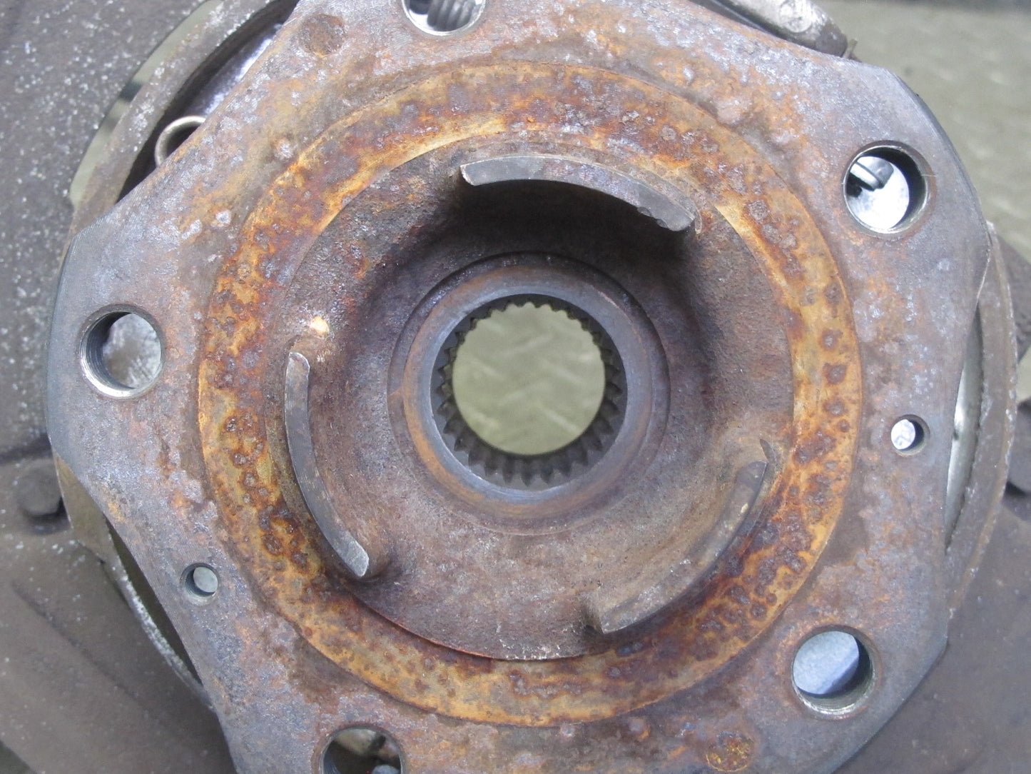 1999-2004 Porsche 911 996 Boxster RWD Rear Left Spindle Knuckle Wheel Hub