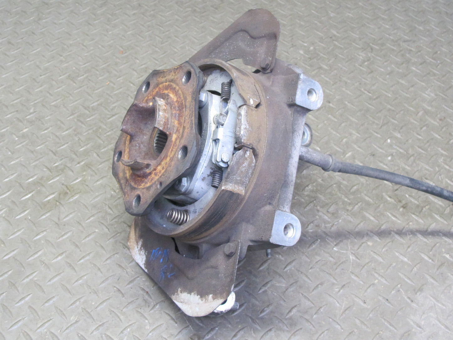 1999-2004 Porsche 911 996 Boxster RWD Rear Left Spindle Knuckle Wheel Hub