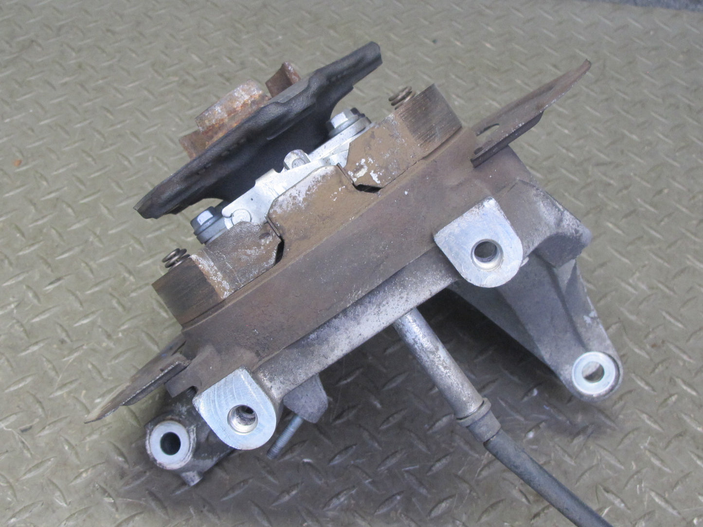 1999-2004 Porsche 911 996 Boxster RWD Rear Left Spindle Knuckle Wheel Hub