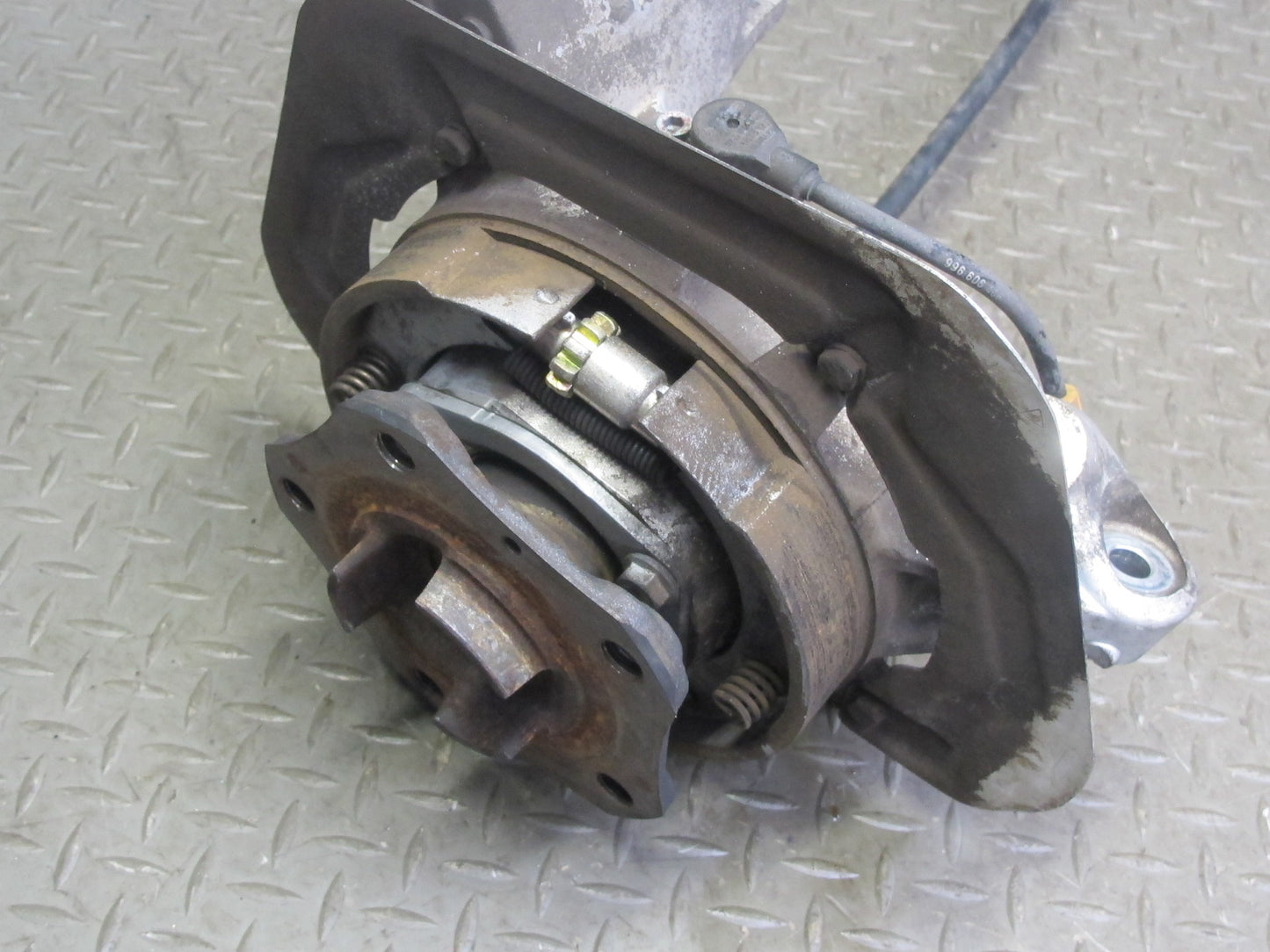 1999-2004 Porsche 911 996 Boxster RWD Rear Right Spindle Knuckle Wheel Hub