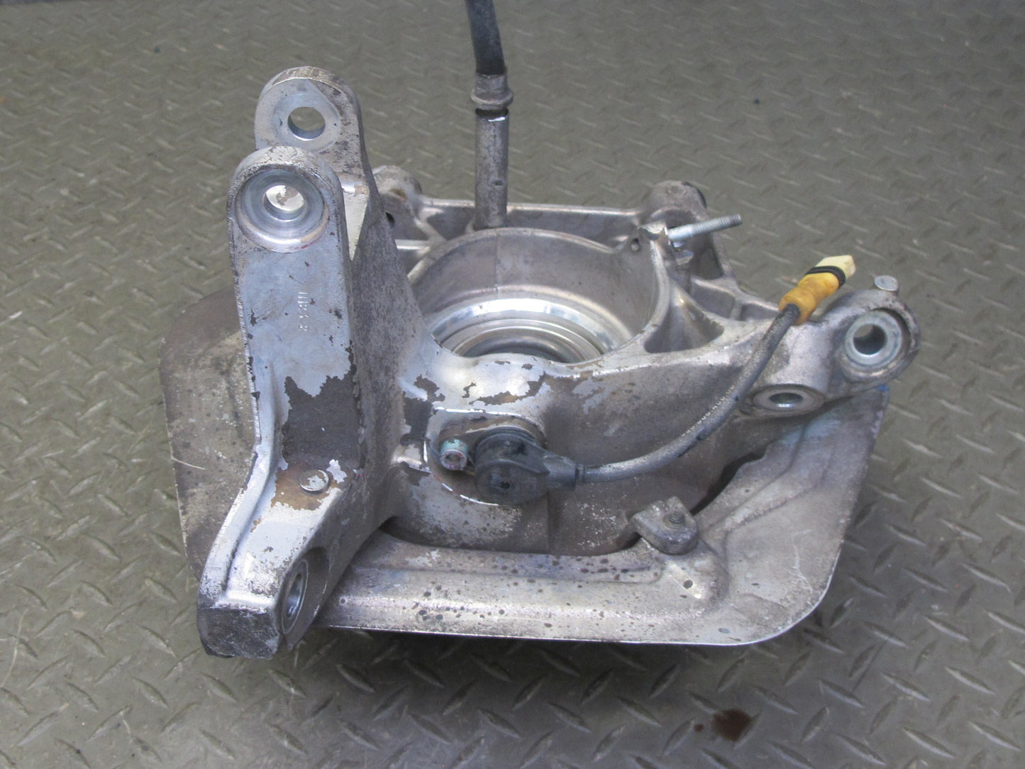 1999-2004 Porsche 911 996 Boxster RWD Rear Right Spindle Knuckle Wheel Hub
