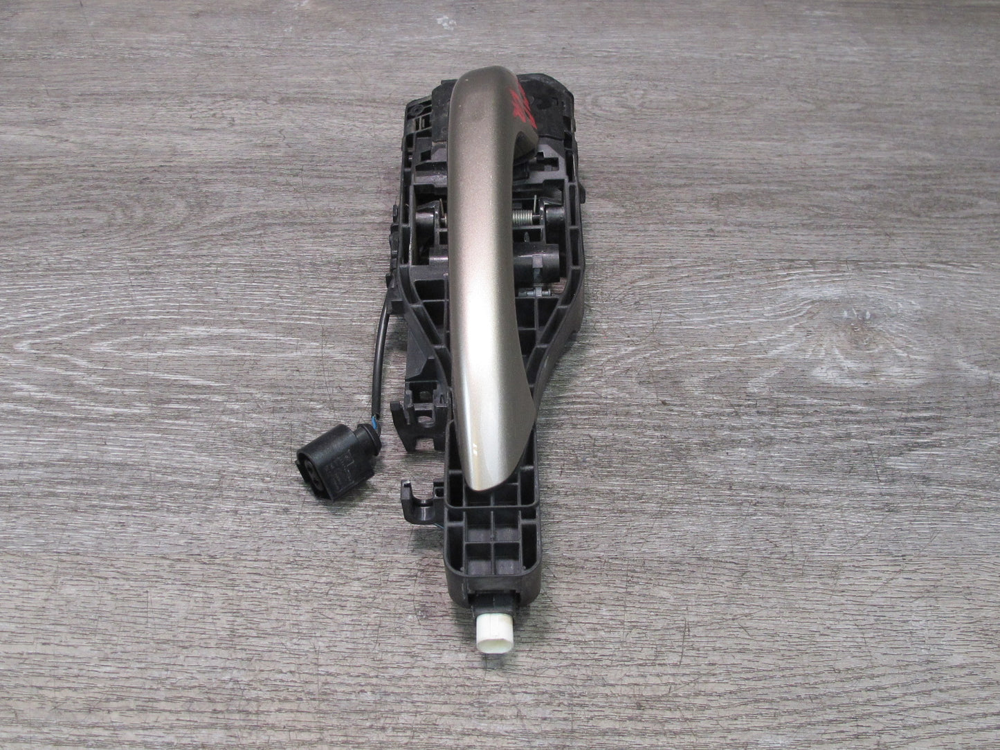 2015-2018 Porsche Macan Front Right Door Exterior Handle w Keyless Entry
