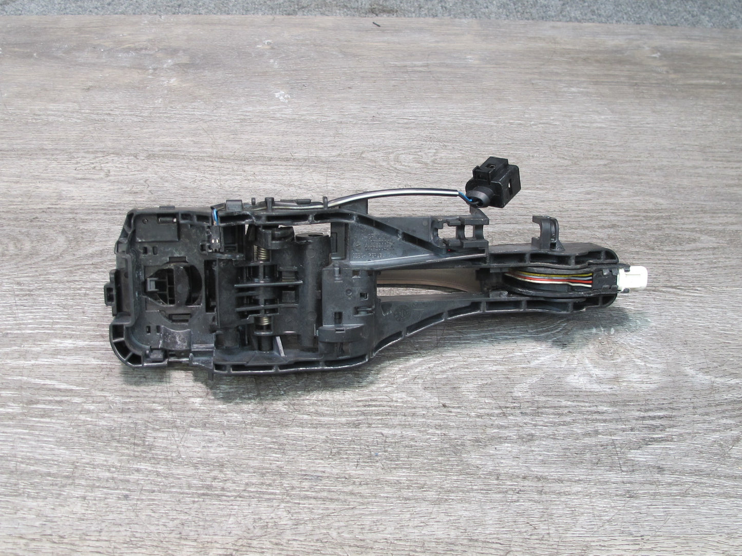 2015-2018 Porsche Macan Front Right Door Exterior Handle w Keyless Entry