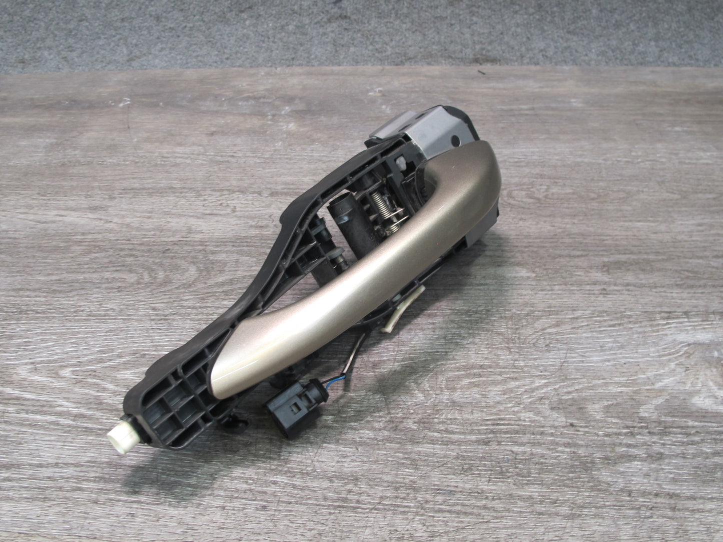 2015-2018 Porsche Macan Front Left Door Exterior Handle w Keyless Entry