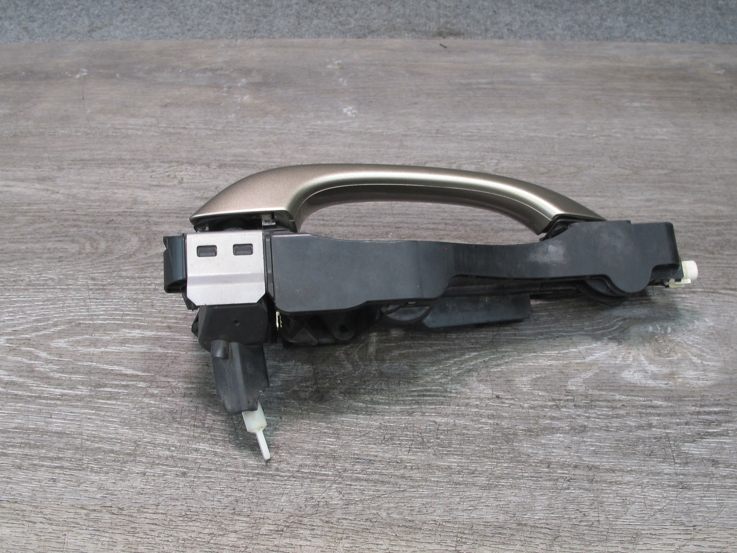 2015-2018 Porsche Macan Front Left Door Exterior Handle w Keyless Entry