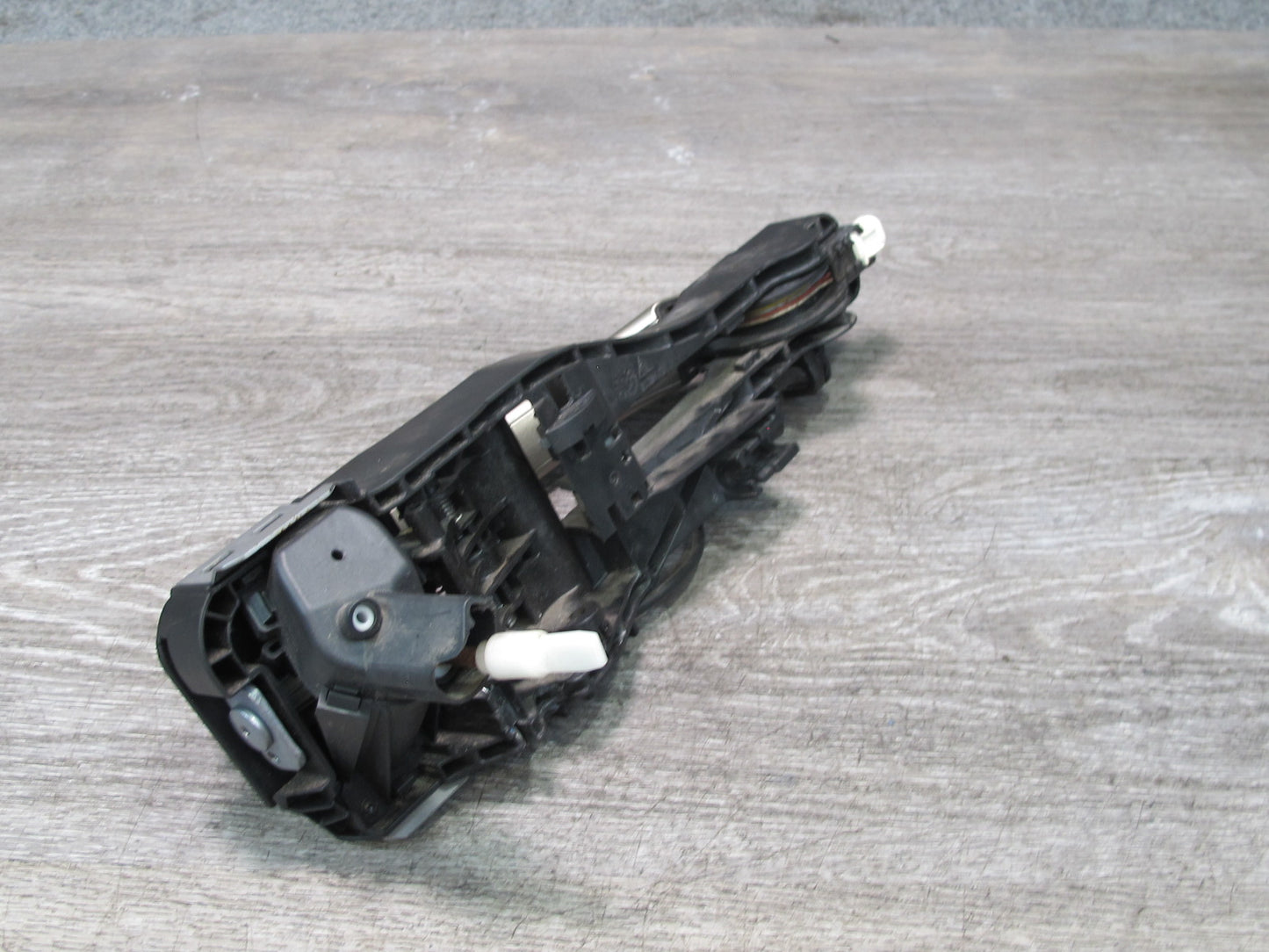 2015-2018 Porsche Macan Front Left Door Exterior Handle w Keyless Entry
