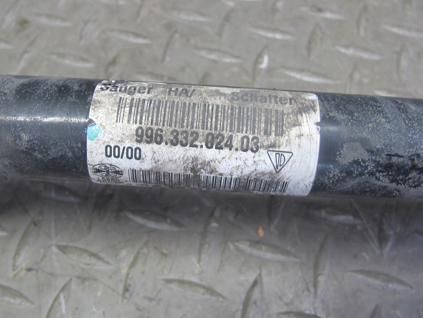 2002 Porsche 911 996 M/T Rear Left or Right Suspension Axle Shaft 99633202403