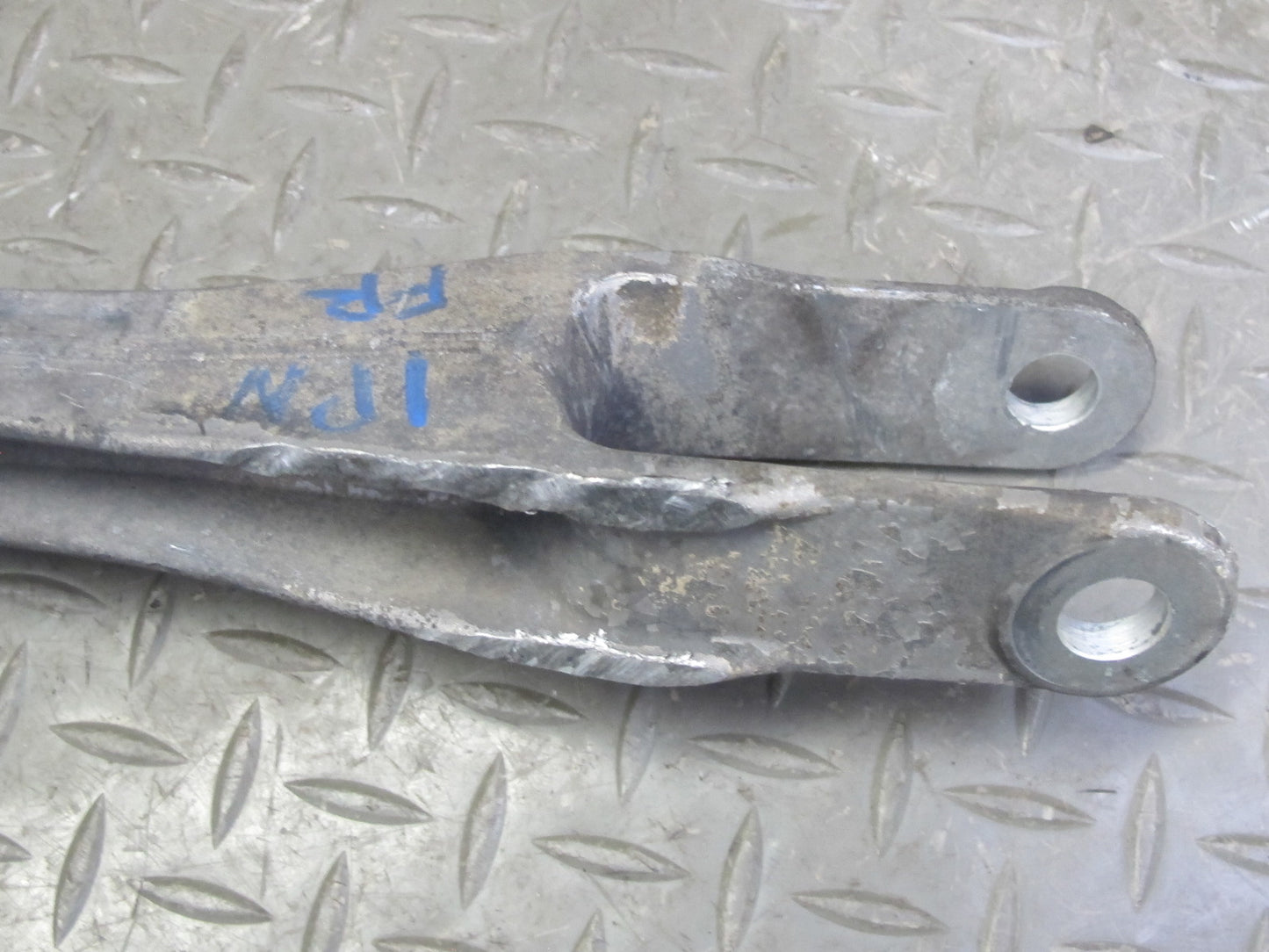 99-05 Porsche 911 996 Front Right Suspension Lower Control Arm Set of 2